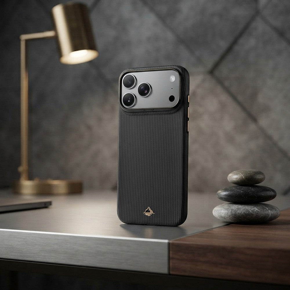 Apple iPhone 18 Pro Kılıf M-safe Şarj Özellikli Raptic Aramid Skin Reynis Serisi Karbon Kapak