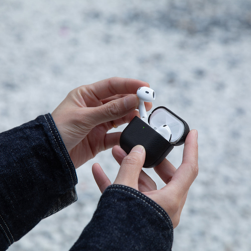 Apple AirPods 4 Kılıf Qi M-Safe Şarj Özellikli Native Union RE Classic Serisi Suni Deri Kapak