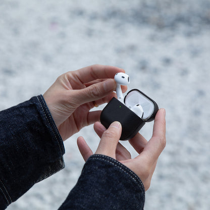 Apple AirPods 4 Kılıf Qi M-Safe Şarj Özellikli Native Union RE Classic Serisi Suni Deri Kapak