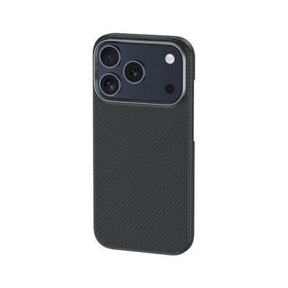 Apple iPhone 18 Pro Max Kılıf Karbon Fiber M-safe Şarj Özellikli Benks Armor Air Yükseltimiş Kamera Çerçevesi C1 600D Kevlar Kapak