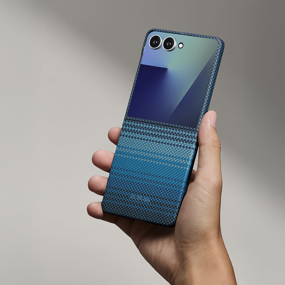 Galaxy Z Flip 8 Kılıf M-safe Şarj Özellikli Aramid Karbon Fiber Pitaka Tactile Woven Sunset-Moonrise Serisi Kapak