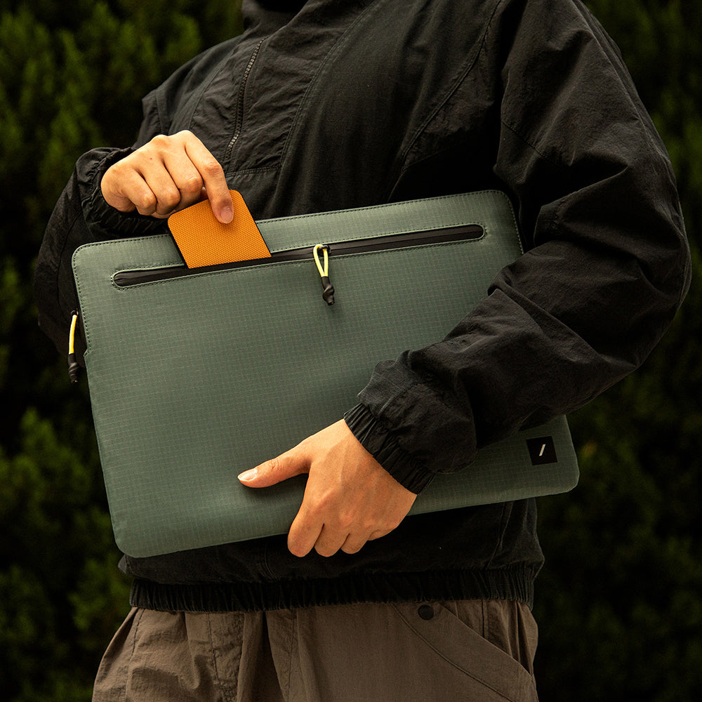 Native Uninon Ultralight Sleeve Serisi Su Geçirmez Ripstop Kumaş 15 inç Macbook Çantası